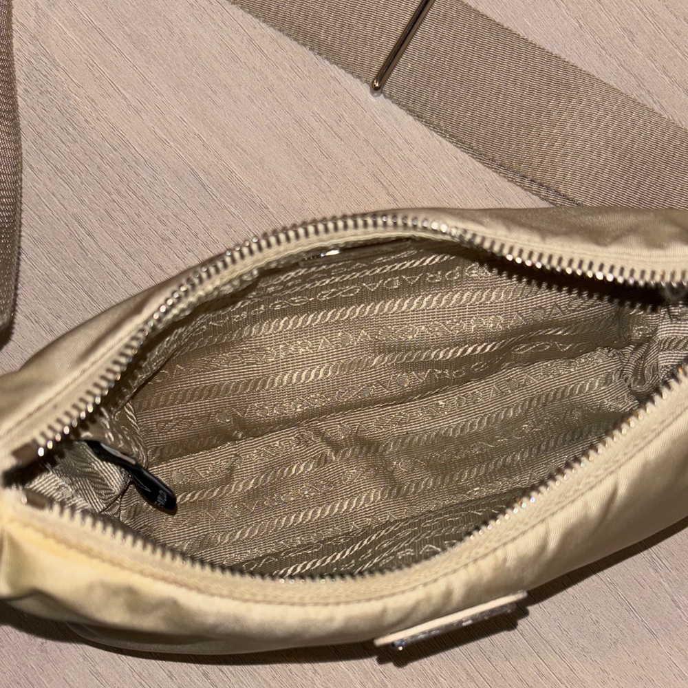 Prada Re-Edition 2005 Re-Nylon bag Beige - Picture 7 of 7